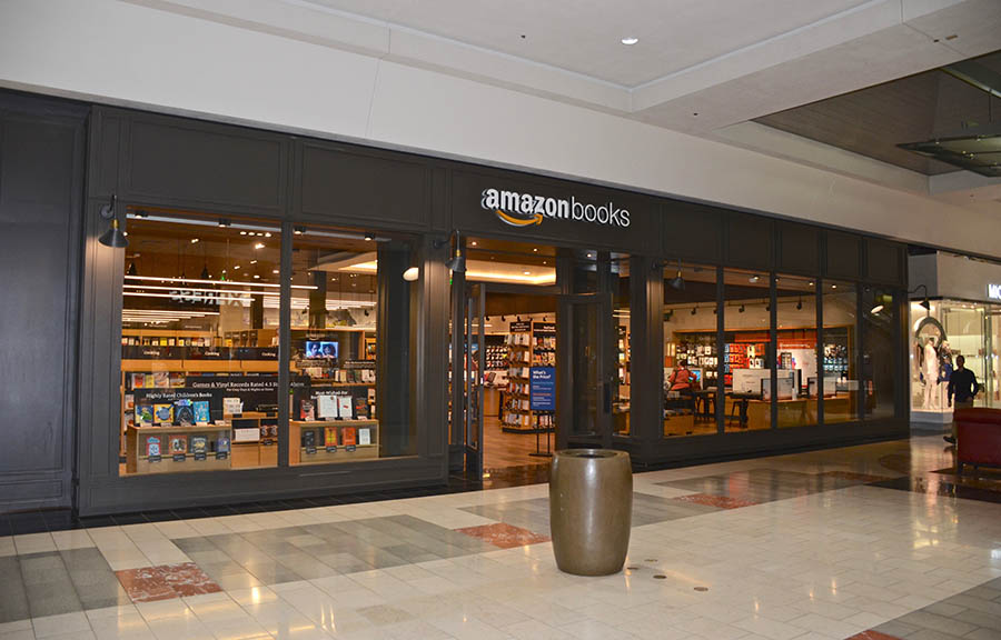 Amazon Books at Washington Square Tigard Oregon 2017